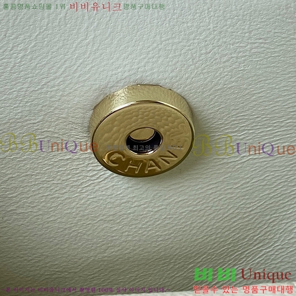 # ü  AS3716-682