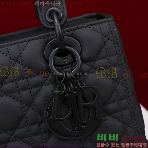 # ̵ ̵ M0565-102