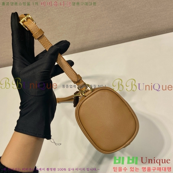 #����� �ﰢ �ΰ� ũ�ν��� 1BC239-101