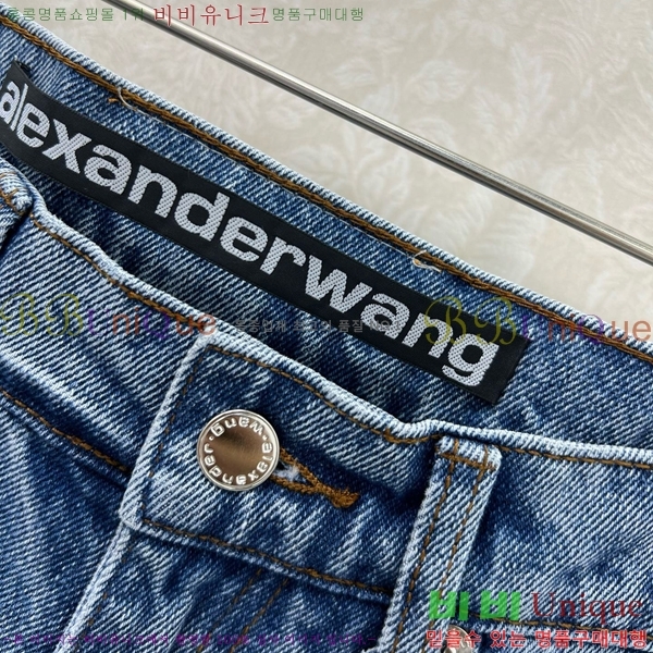  ˷    AWG1129-4