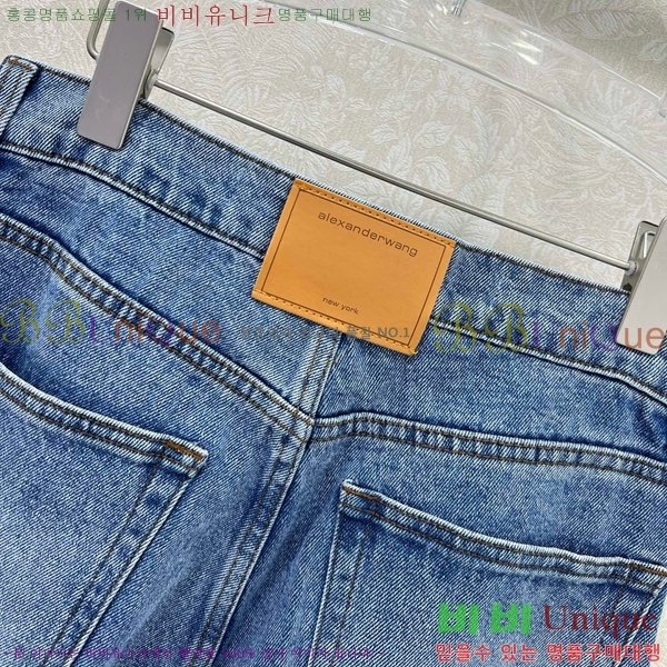  ˷    AWG1129-4
