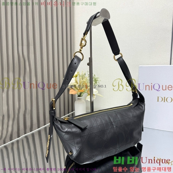 #   D-Journey   M2416-101