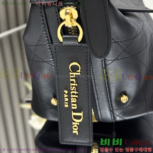 #   D-Journey   M2416-101