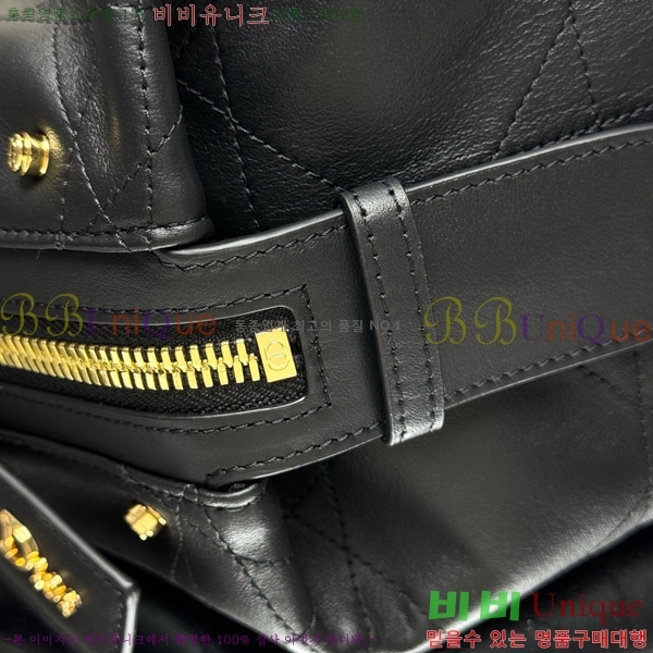 #   D-Journey   M2416-101
