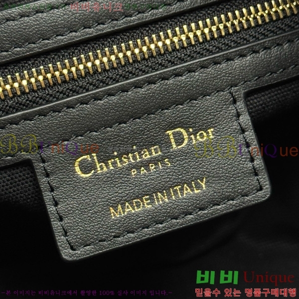 #   D-Journey   M2416-101
