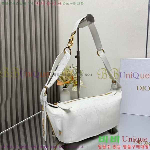#   D-Journey   M2416-102