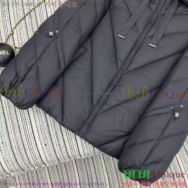 ���� ��**�� �ٿ� �е� MAXM2120544-15