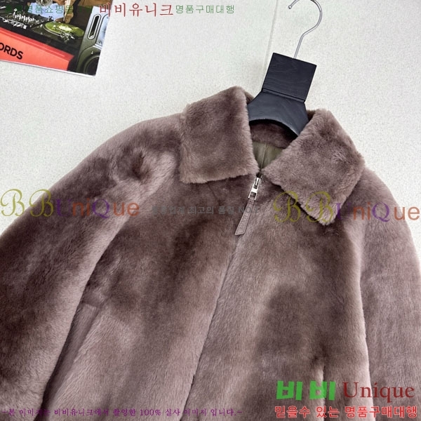 ���� �ο��� �þ �� ���� LWE3242340-3