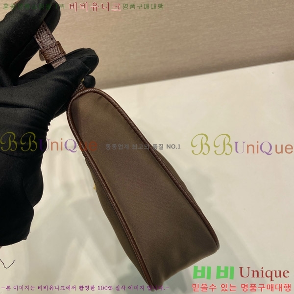 #����� ������� 2005 ���ǾƳ� Ʈ���� �����Ϸ� ȣ���� 1N204M-103