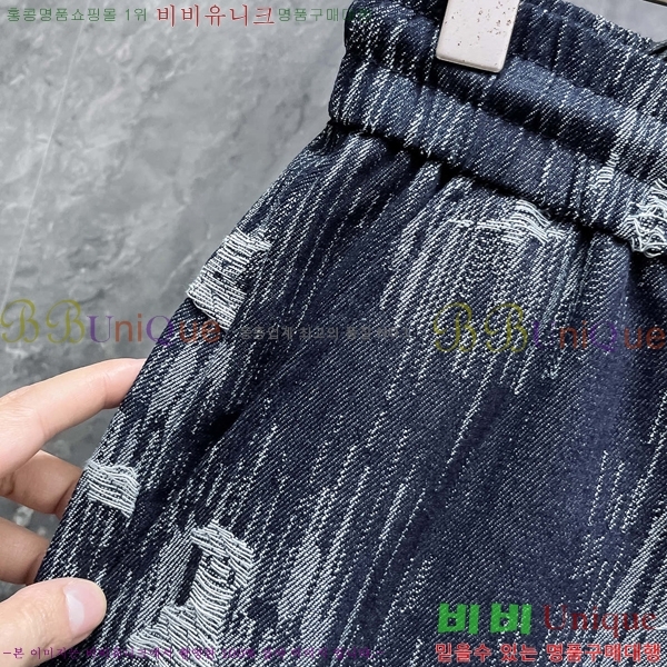 ���� ũ������ �ݹ��� CH4183816-7